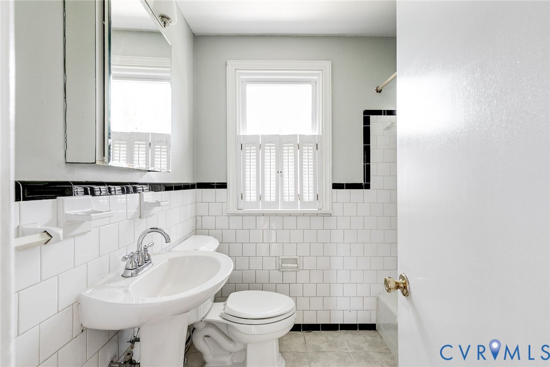 1908 Hillcrest Cir