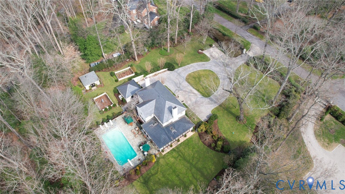 306 Lock Ln
