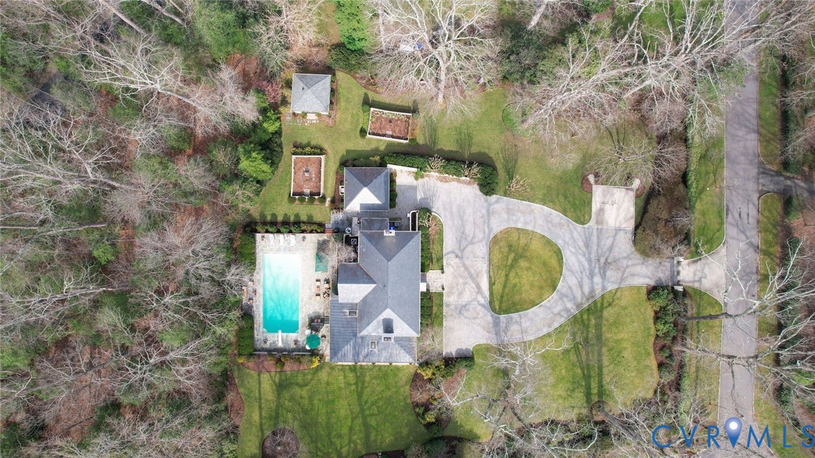 306 Lock Ln