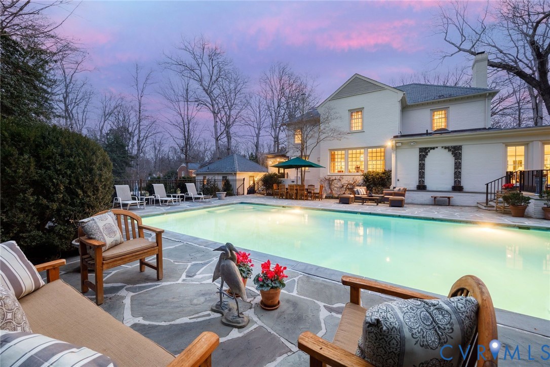 306 Lock Ln