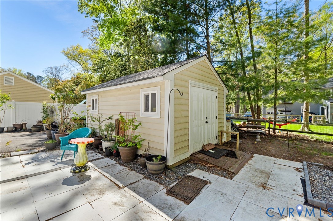 706 Gordon School Ct