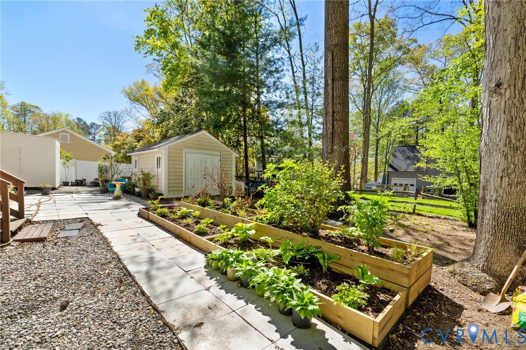 706 Gordon School Ct