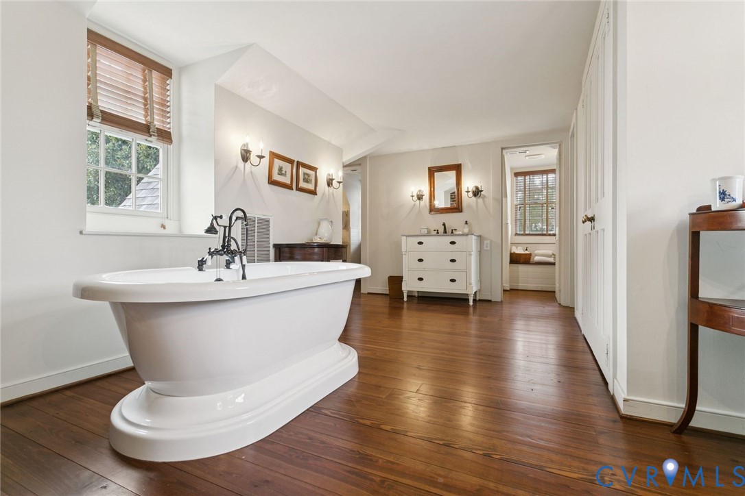 1685 Sweet Hall Rd