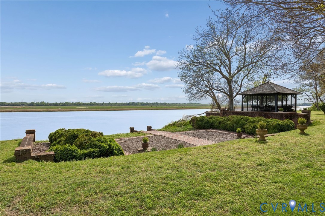 1685 Sweet Hall Rd