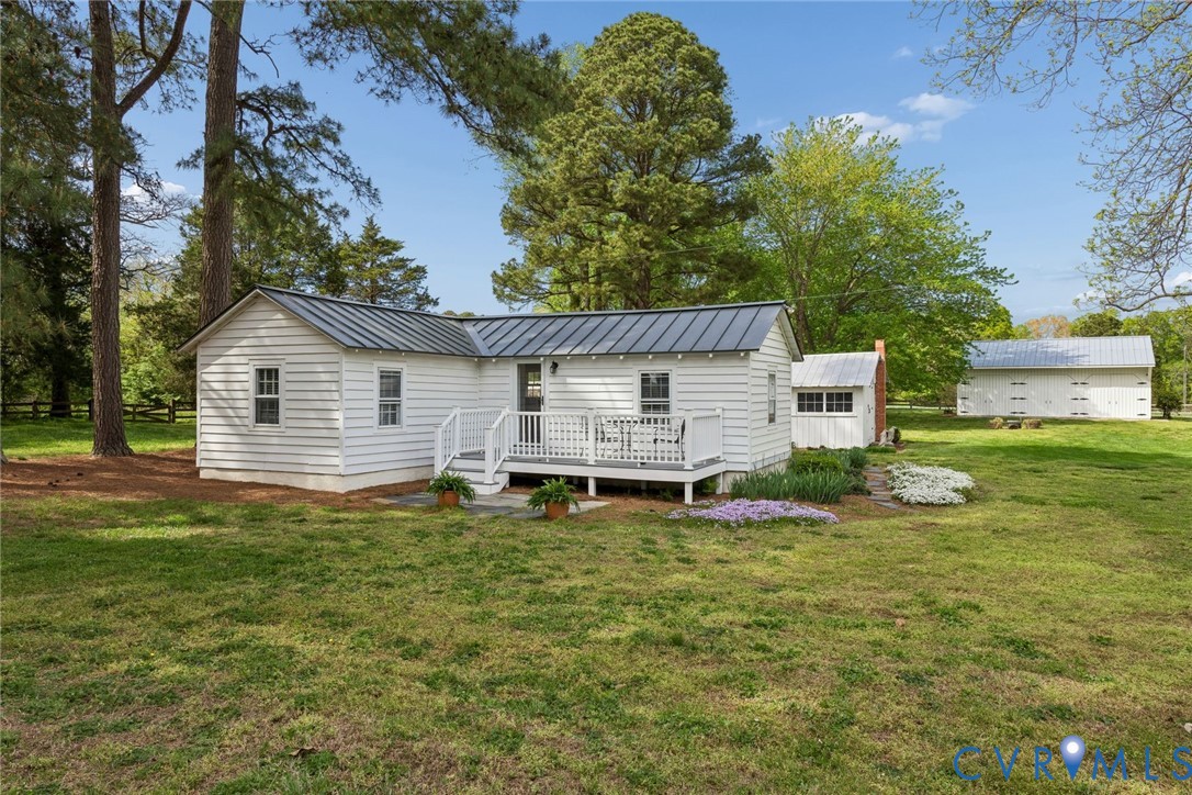 1685 Sweet Hall Rd