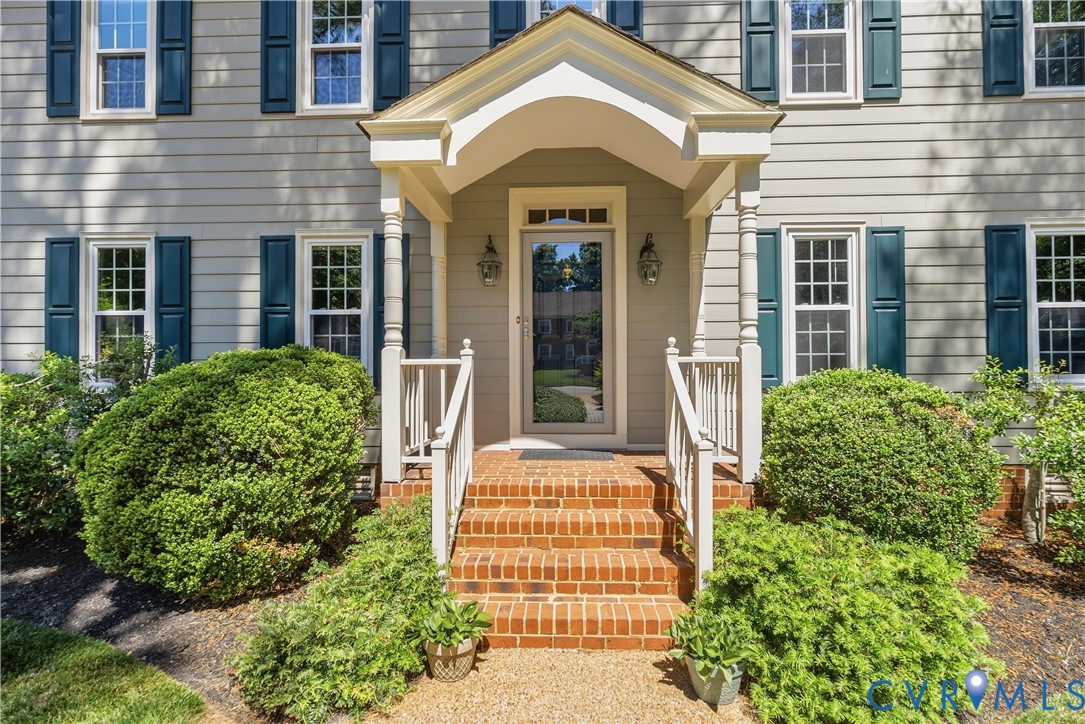 2702 Cottage Cove Dr