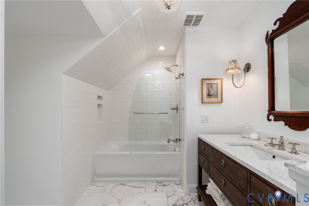 12428 Walnut Hill Dr