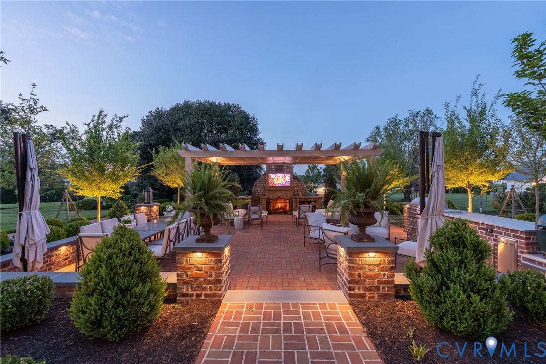 12428 Walnut Hill Dr