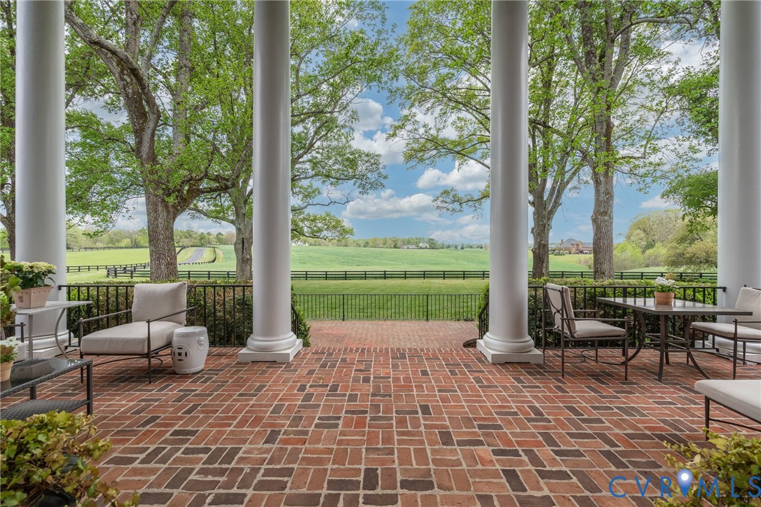 12428 Walnut Hill Dr