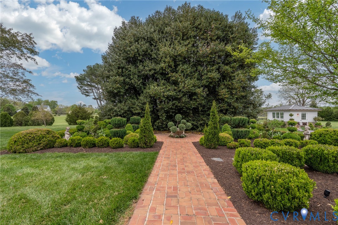 12428 Walnut Hill Dr