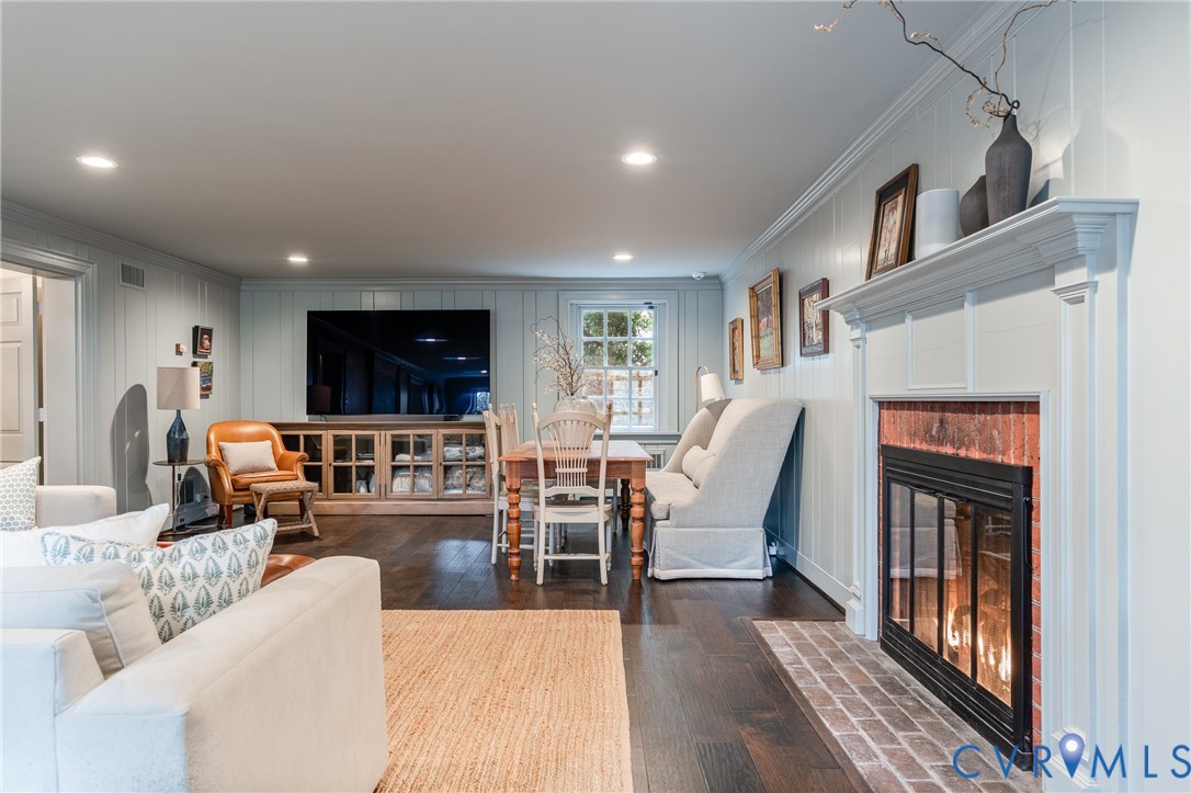 12428 Walnut Hill Dr