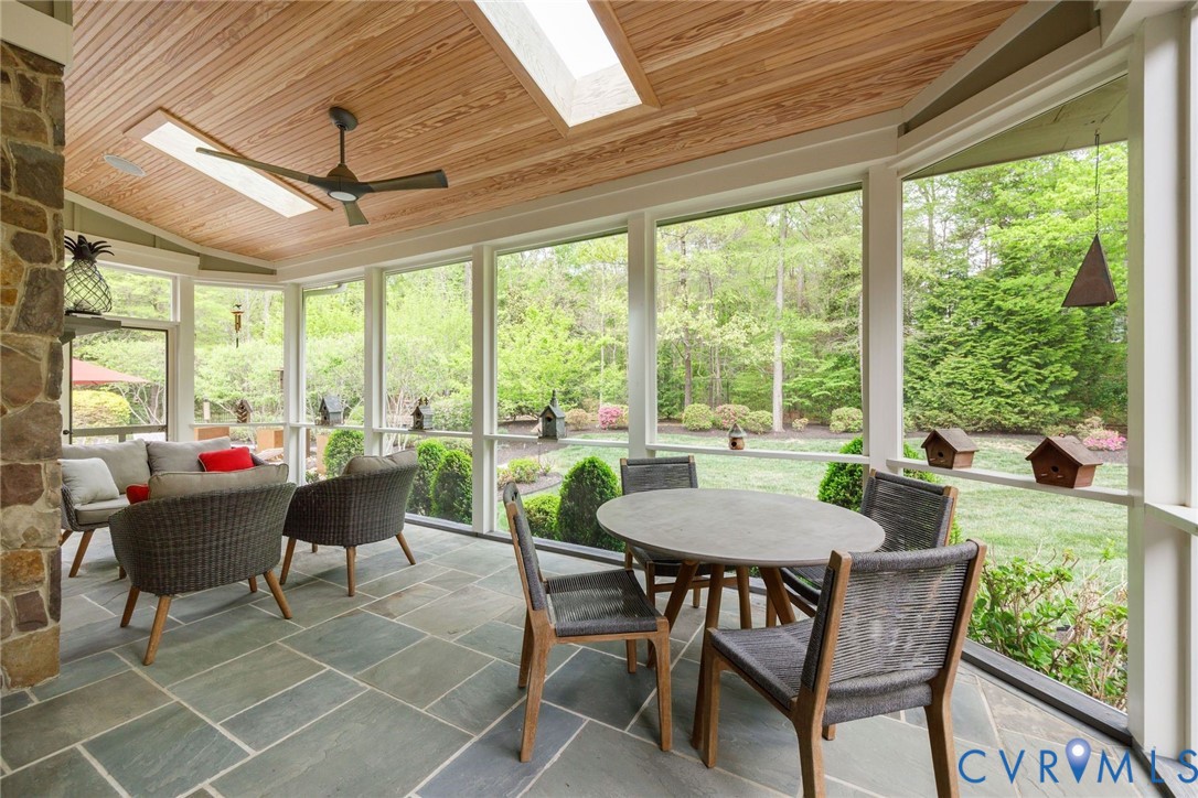 328 S Gaskins Rd