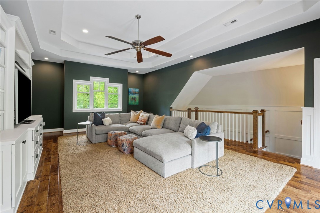 328 S Gaskins Rd