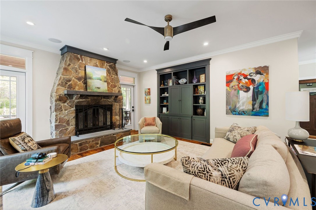 328 S Gaskins Rd
