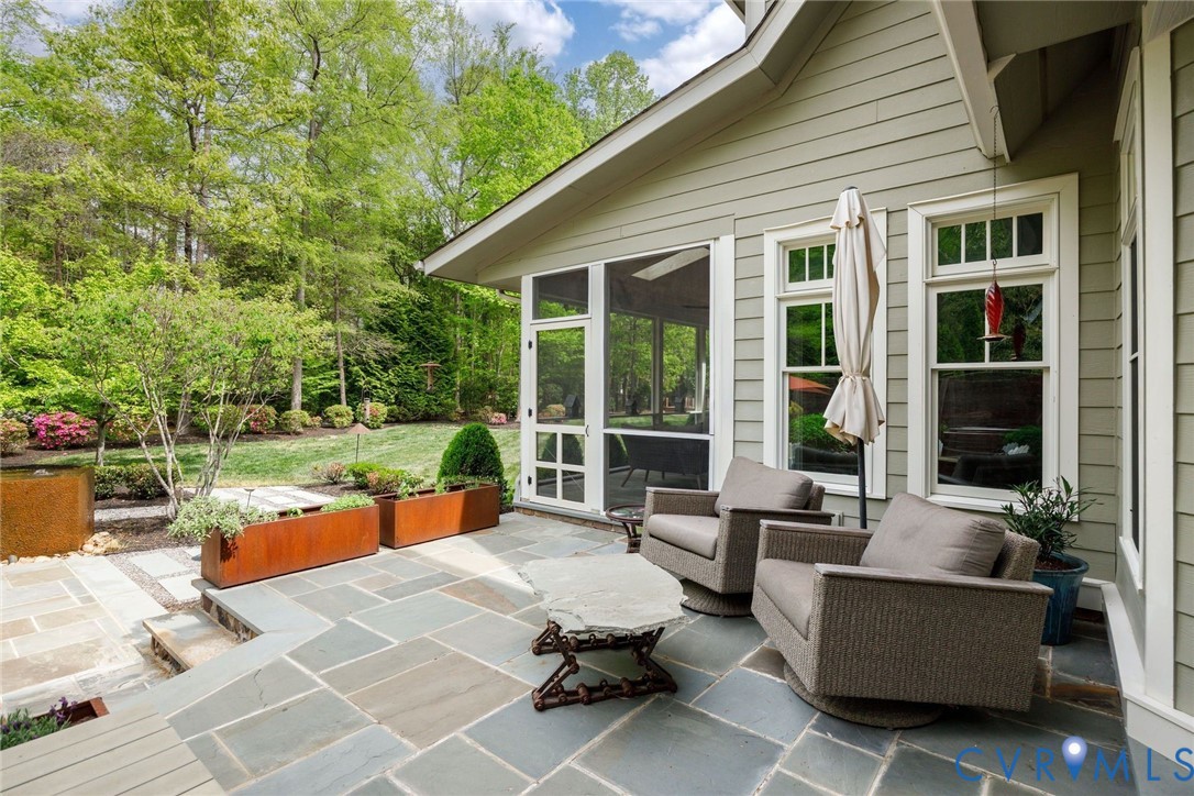 328 S Gaskins Rd