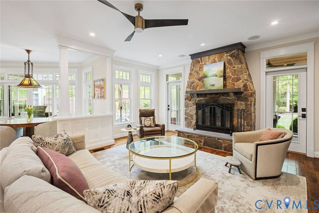 328 S Gaskins Rd