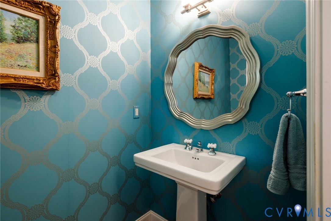 328 S Gaskins Rd
