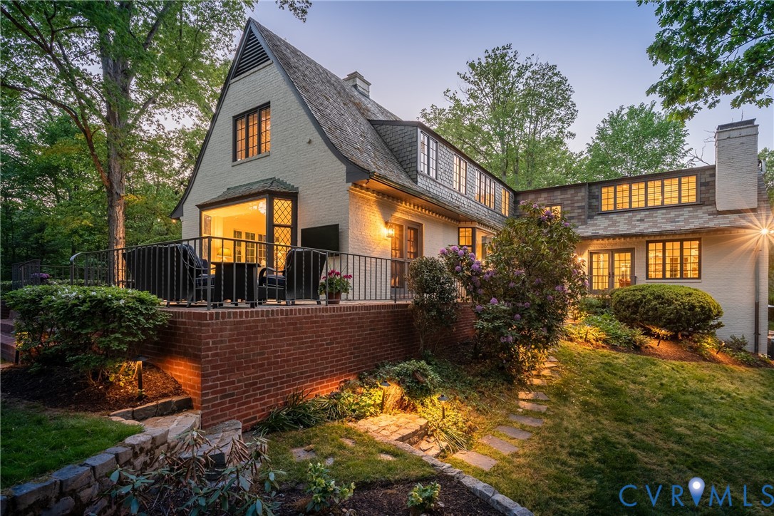 5 Lancaster Ln