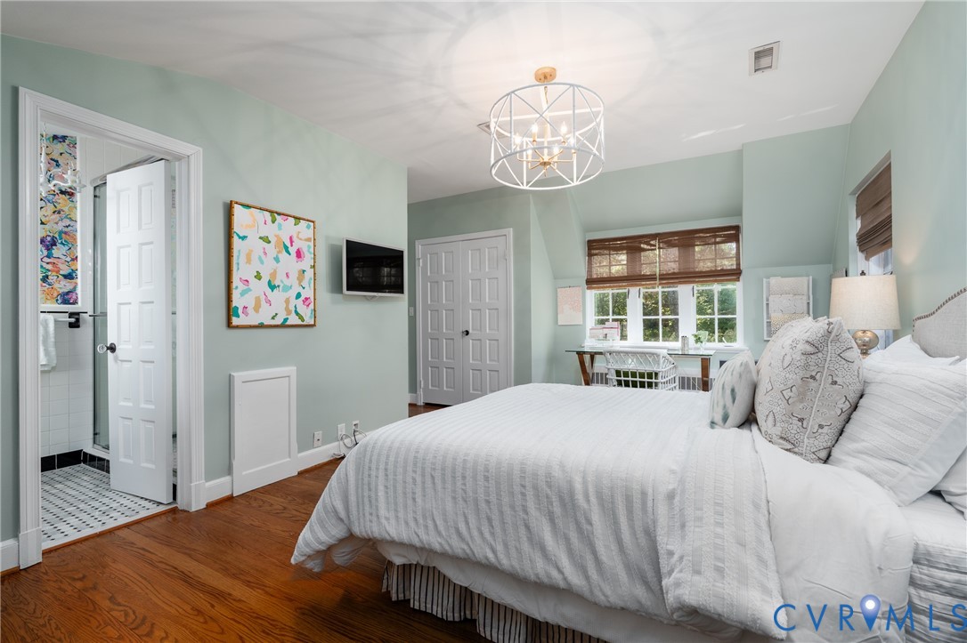 5 Lancaster Ln