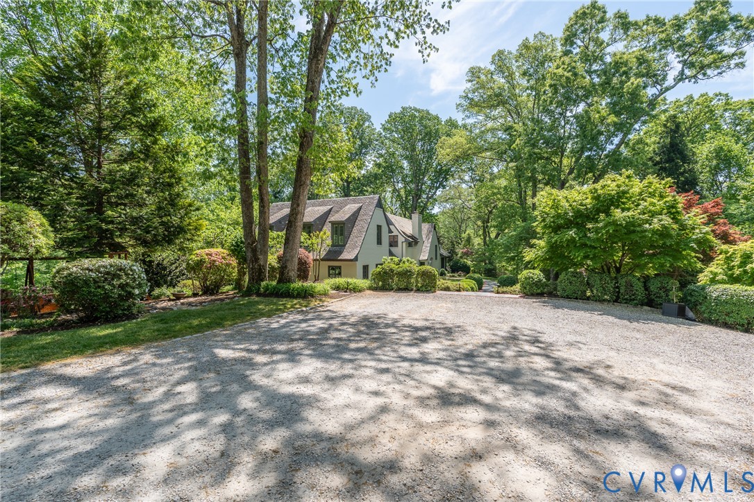 5 Lancaster Ln