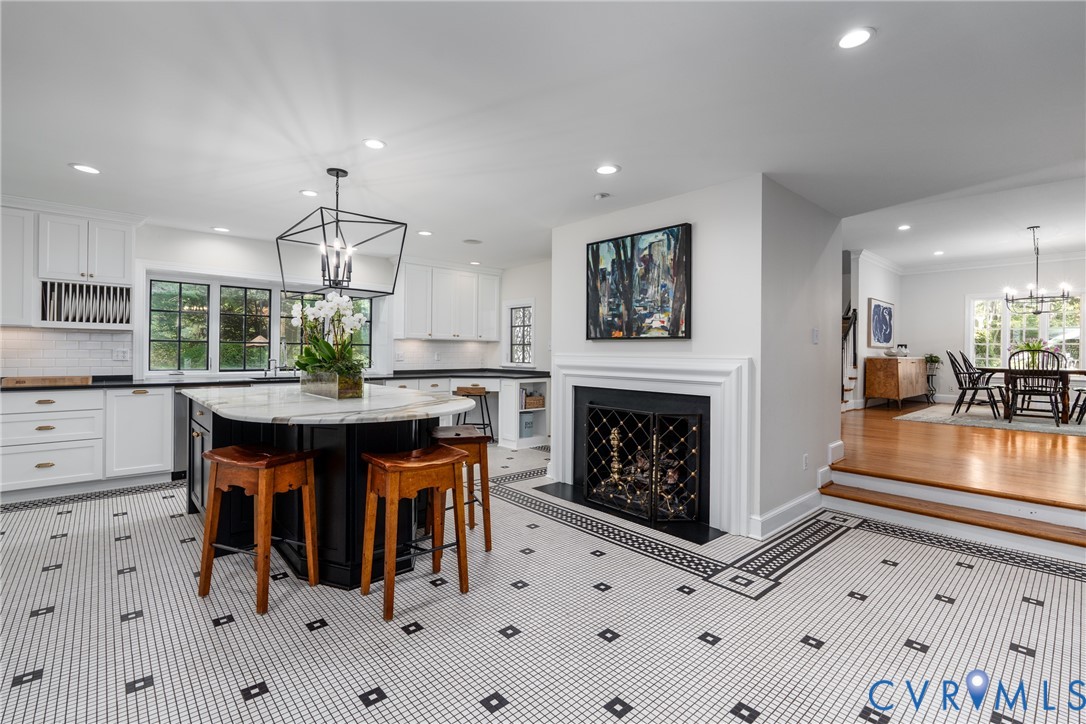 5 Lancaster Ln