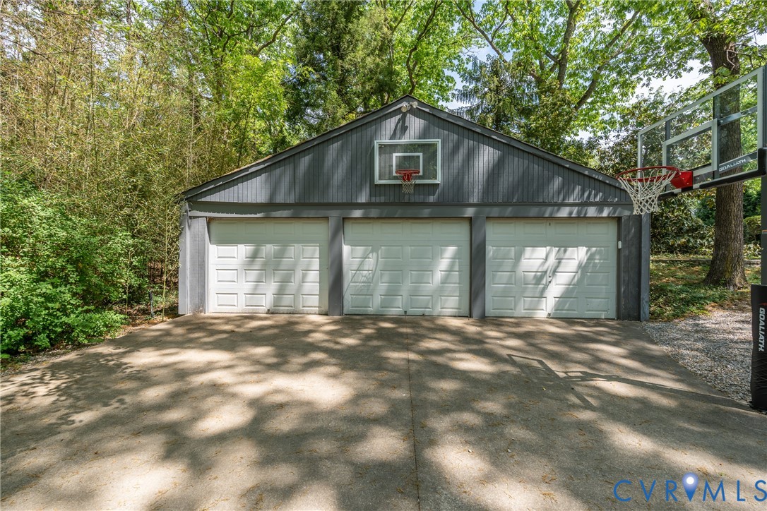 5 Lancaster Ln