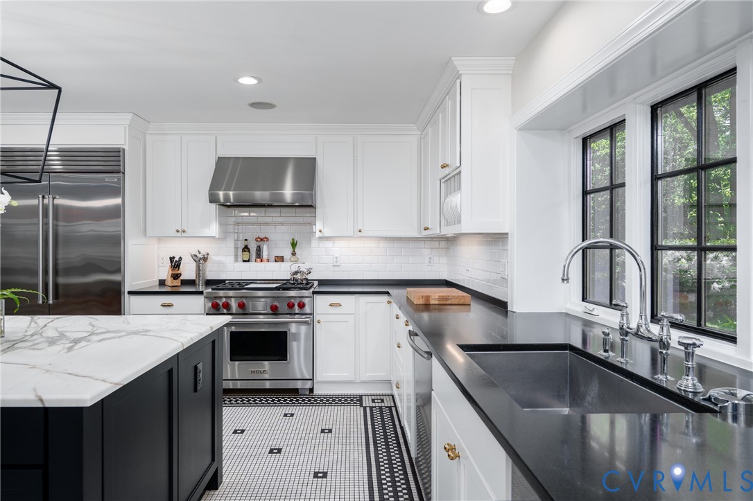 5 Lancaster Ln