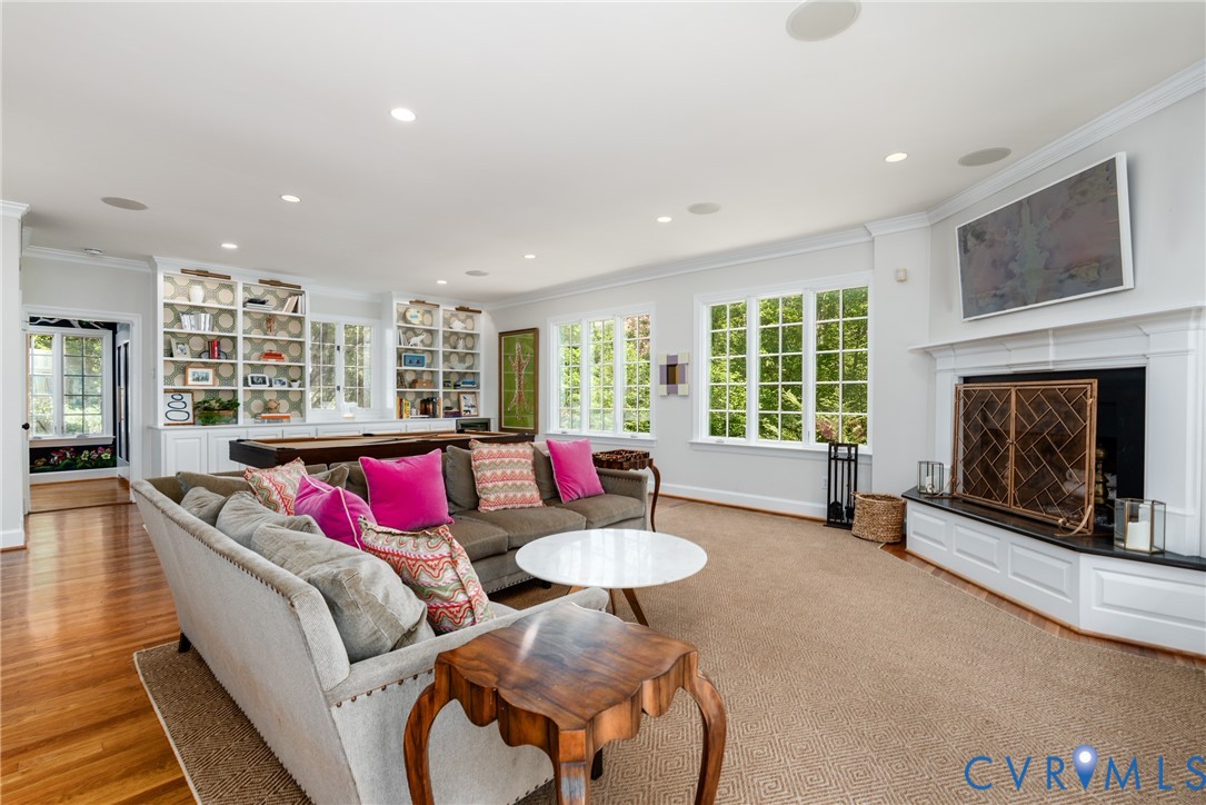 5 Lancaster Ln