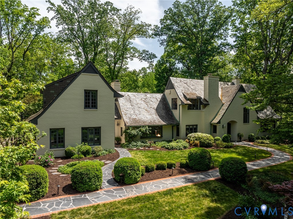 5 Lancaster Ln