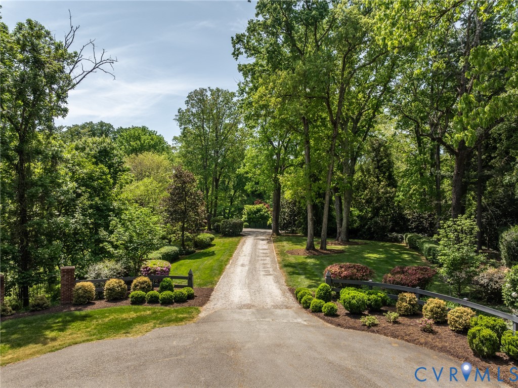 5 Lancaster Ln