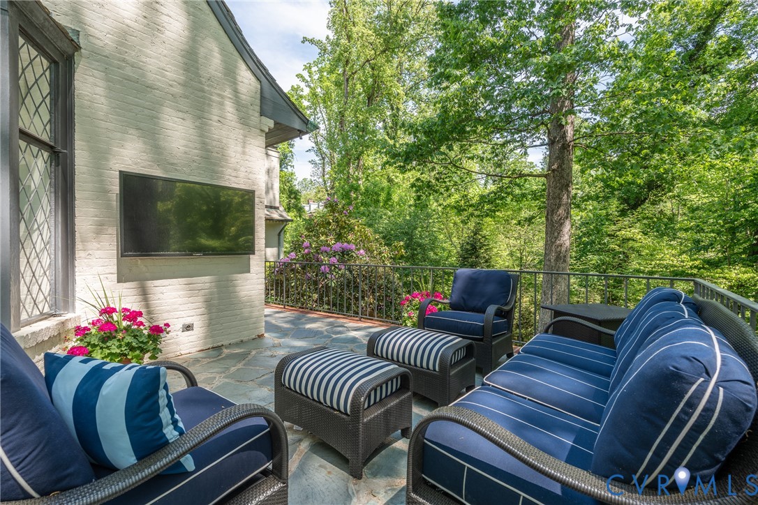 5 Lancaster Ln