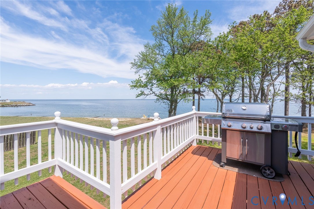 1749 Lighthouse View Dr