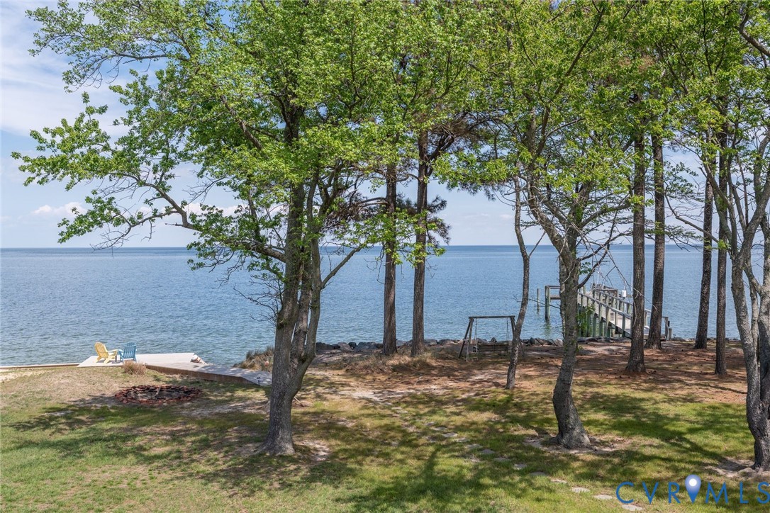 1749 Lighthouse View Dr
