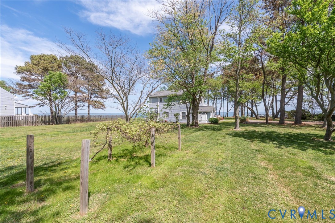 1749 Lighthouse View Dr
