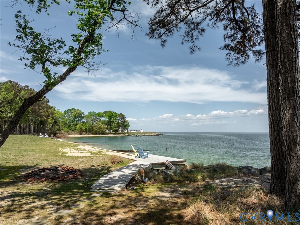 1749 Lighthouse View Dr