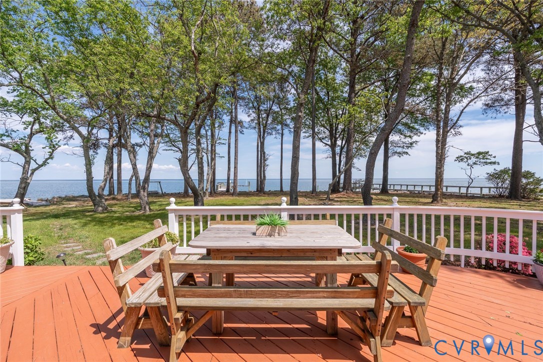 1749 Lighthouse View Dr