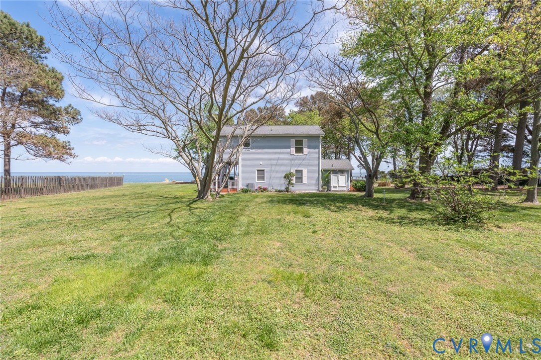 1749 Lighthouse View Dr