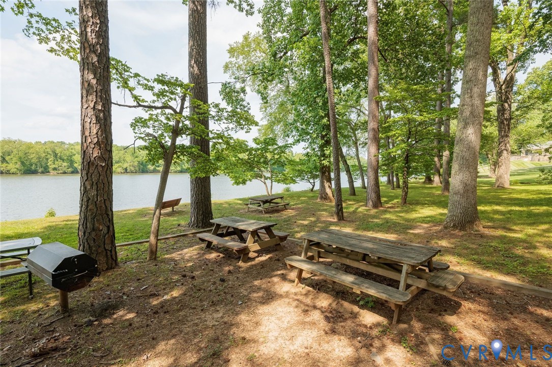 3740 Hastings Dr