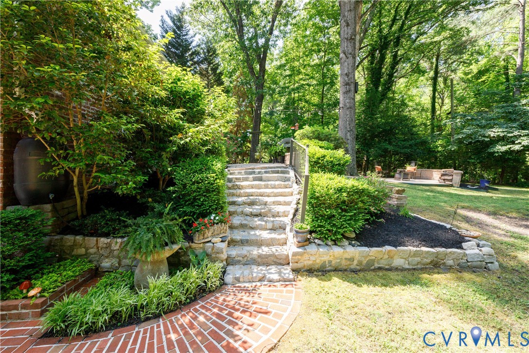 3740 Hastings Dr