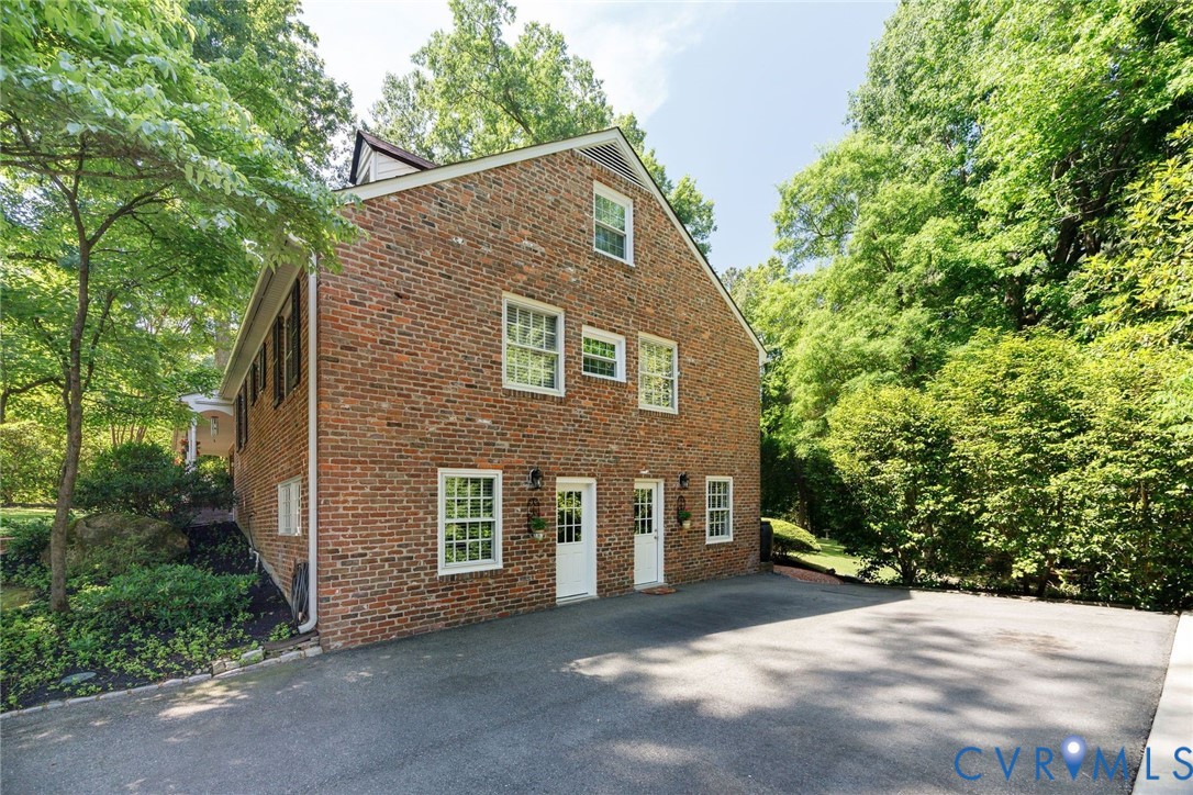 3740 Hastings Dr