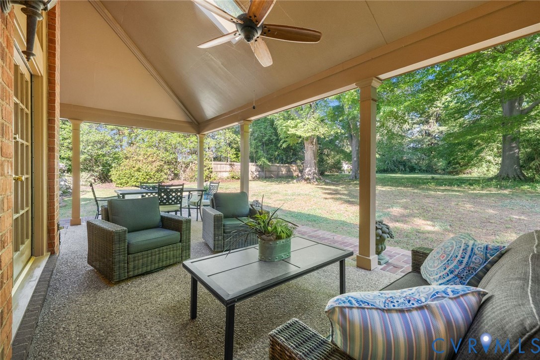 1217 Rothesay Cir