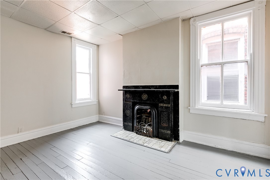 10 N Lombardy St