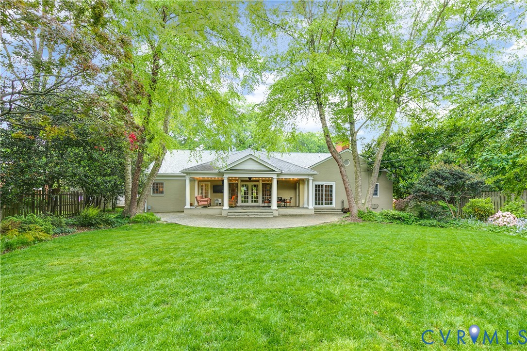 326 Oak Ln