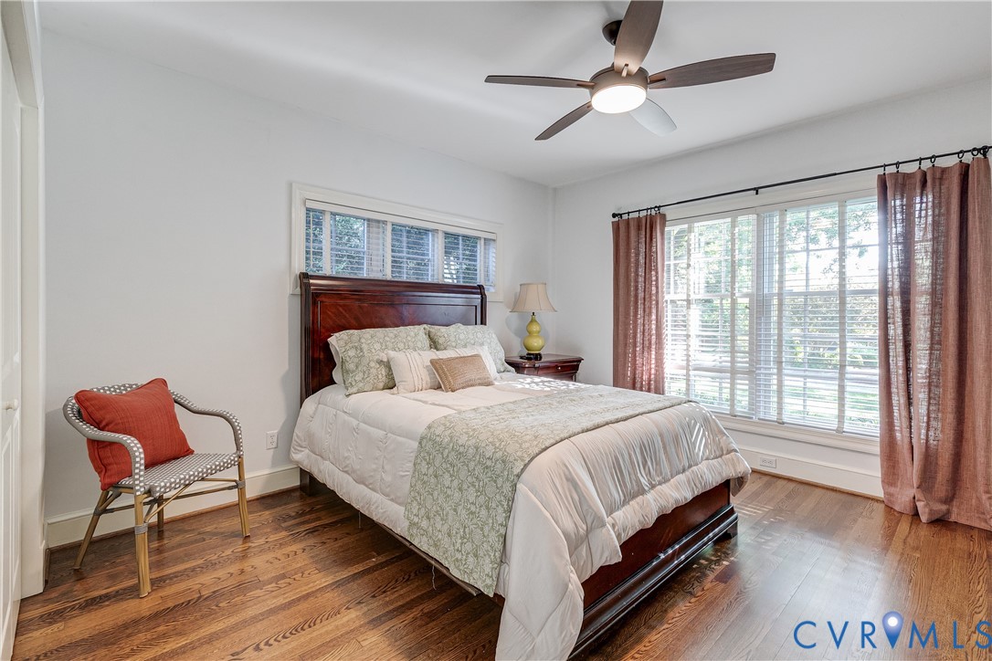 326 Oak Ln