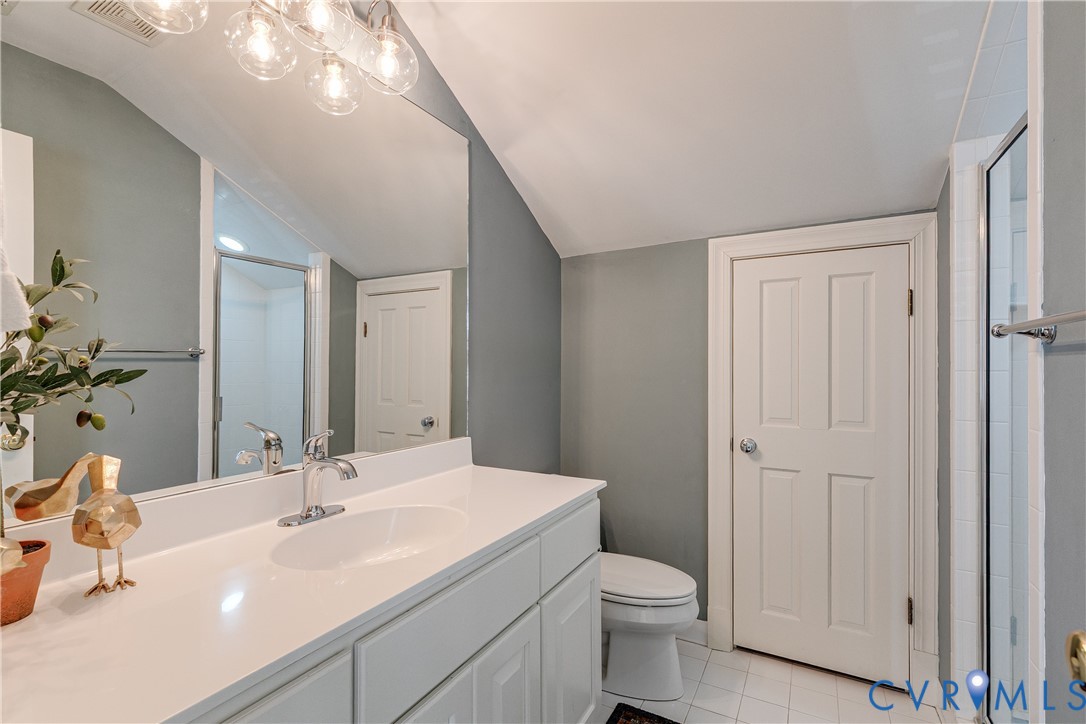 326 Oak Ln