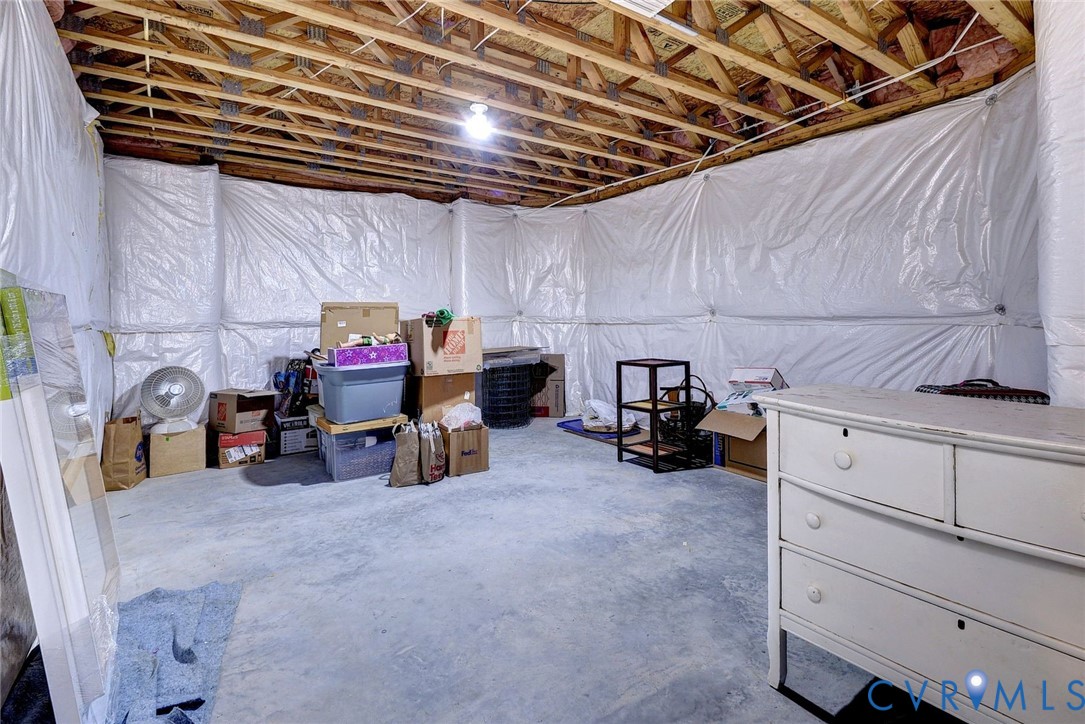 4704 Sanford Arms