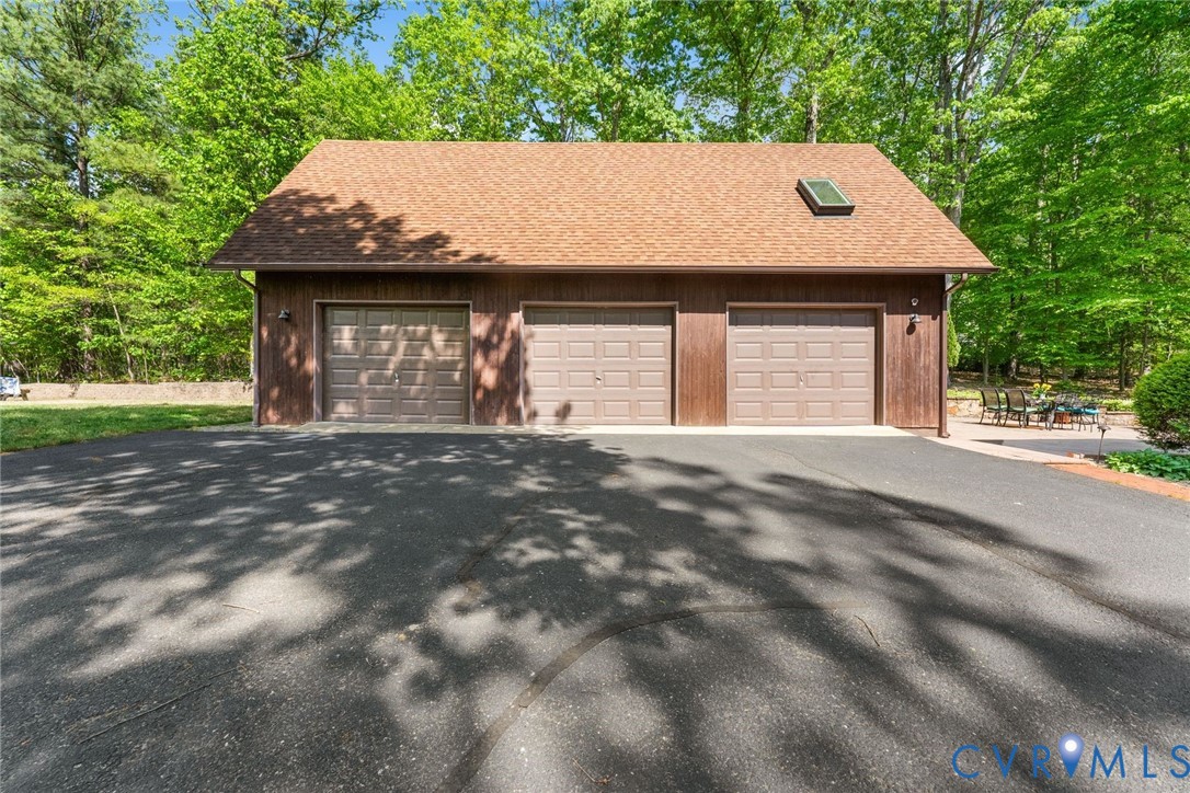 3431 Northridge Rd
