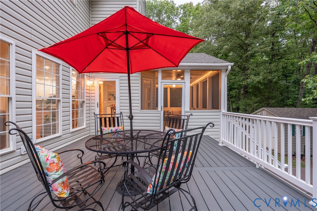 381 Shorewood Dr