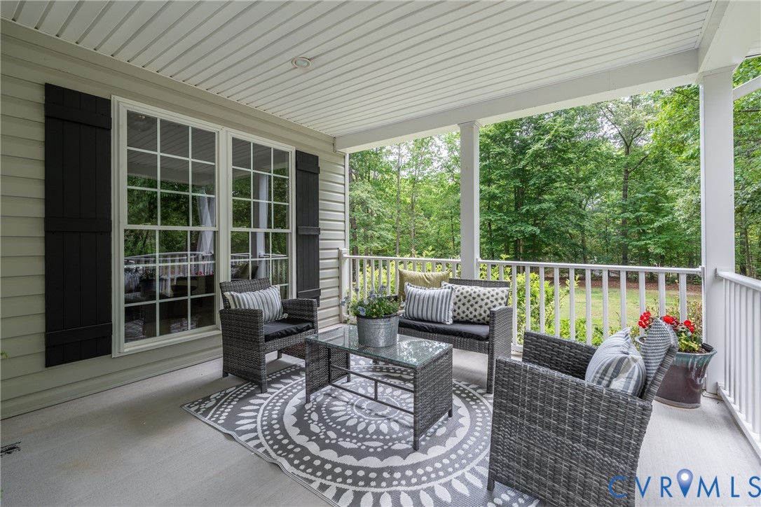 381 Shorewood Dr