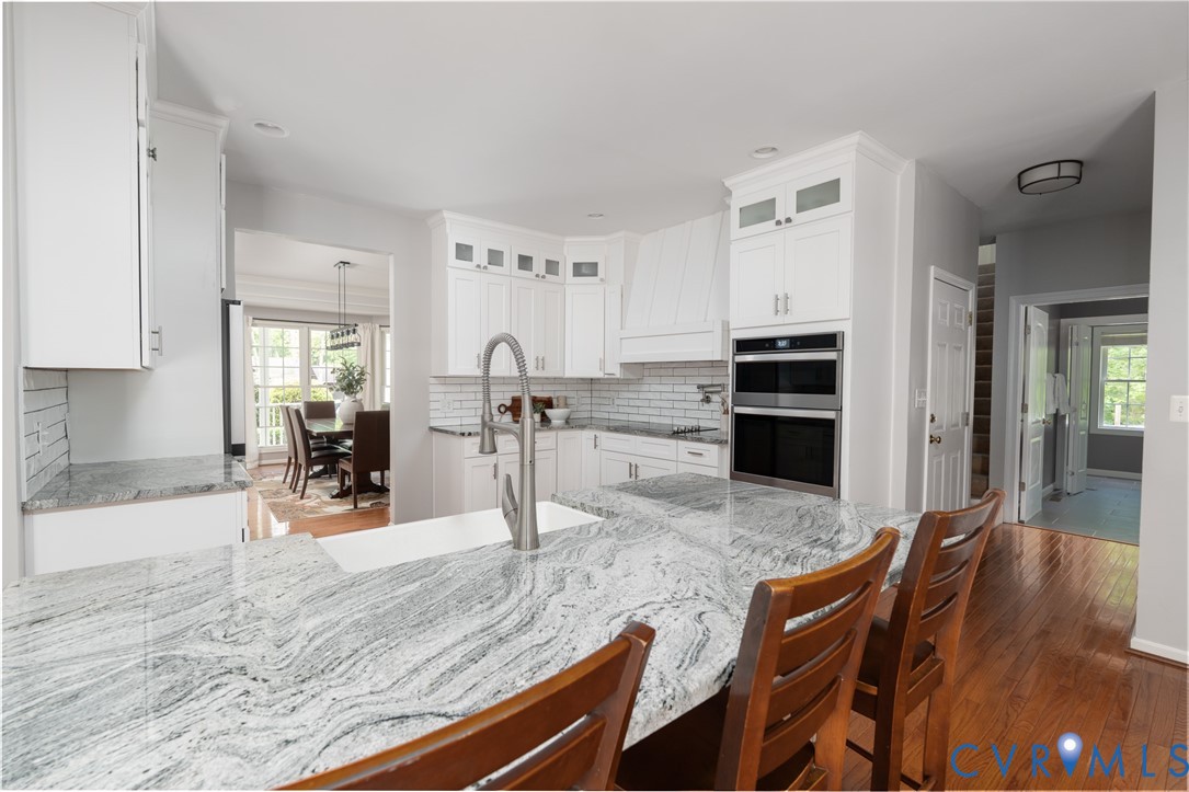 381 Shorewood Dr